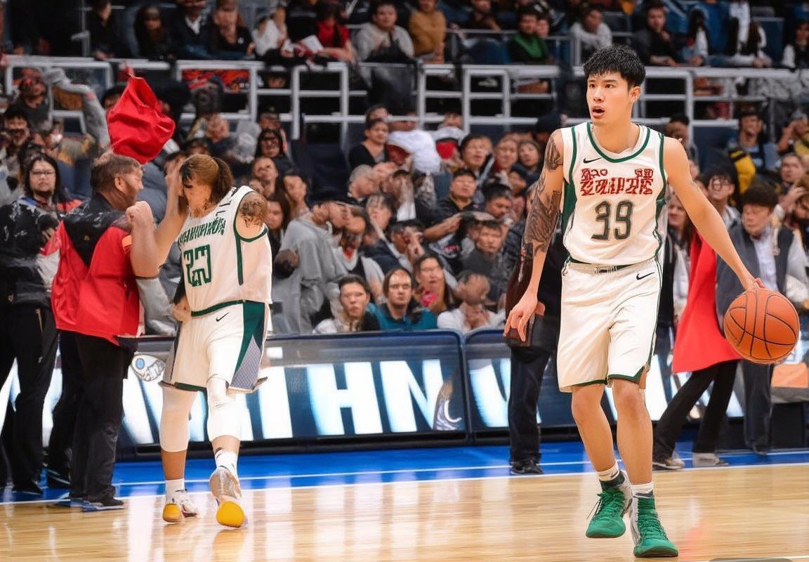 2020年NBA常规赛：篮网对马刺巅峰对决，战术智慧与关键球手对决(图1)